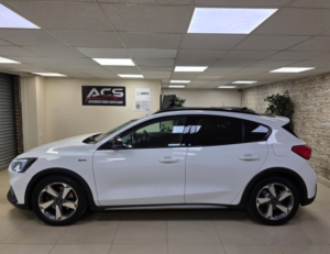 2019 Ford Focus 1.0t Ecoboost Active Hatchback 5dr Petrol Manual Euro 6 (s/s) (125 Ps) in Multicolour — image 5