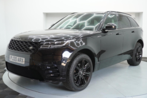 2020 Land Rover Range Rover Velar 2.0 D180 R-Dynamic S Auto 4WD Euro 6 (s/s) 5dr in Black — image 2