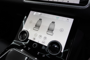 2020 Land Rover Range Rover Velar 2.0 D180 R-Dynamic S Auto 4WD Euro 6 (s/s) 5dr in Black — image 5