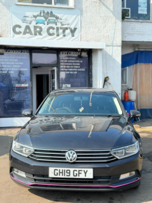 2019 Volkswagen Passat 1.5 Tsi Evo S DSG Euro 6 (s/s) 4dr in Black — image 2