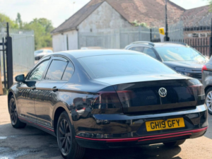 2019 Volkswagen Passat 1.5 Tsi Evo S DSG Euro 6 (s/s) 4dr in Black — image 4