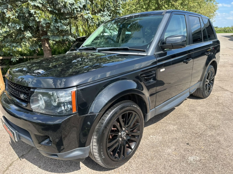 2012 Land Rover Range Rover Sport 3.0 Sd V6 Hse in Black — image 1