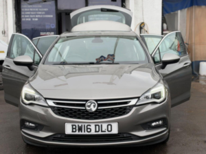 2016 Vauxhall Astra 1.4i Turbo Elite Nav Euro 6 5dr in Grey — image 2