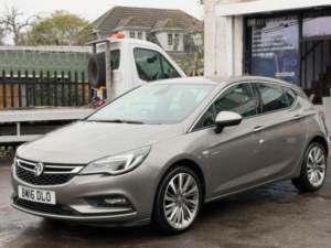 2016 Vauxhall Astra 1.4i Turbo Elite Nav Euro 6 5dr in Grey — image 3