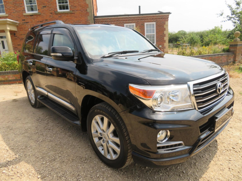 2013 Toyota Land Cruiser Zx 4.6 V8 Petrol J200 in Black — image 1