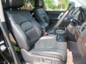 2013 Toyota Land Cruiser Zx 4.6 V8 Petrol J200 in Black — image 3