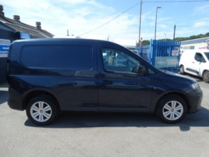 2023 Volkswagen Caddy 1.5 Tsi C20 Commerce Swb Euro 6 (s/s) 5dr in Blue — image 4