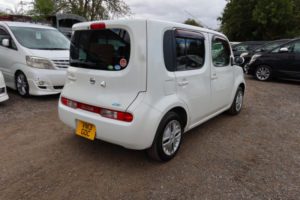 2013 Nissan Cube Hatchback 1.5 (2012) in White — image 4