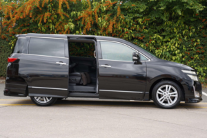 2011 Nissan Elgrand 2.5 Highway Star 5dr 7 Seats in Black — image 3