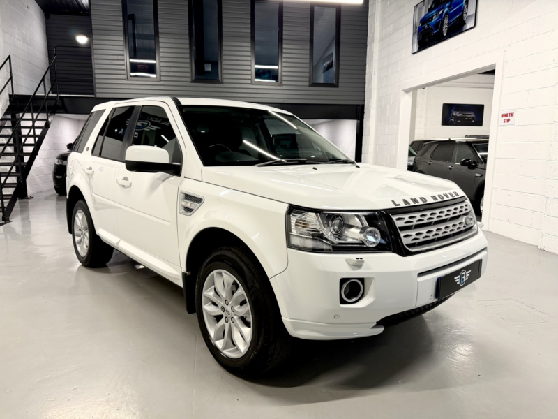 2013 Land Rover Freelander 2 2.2 Sd4 190bhp Hse Auto in White — image 1