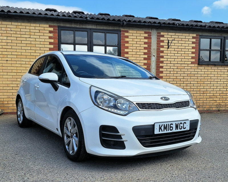 2016 Kia Rio 1.4 Crdi Ecodynamics 2 in White — image 1