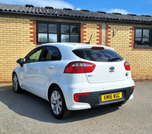2016 Kia Rio 1.4 Crdi Ecodynamics 2 in White — image 3
