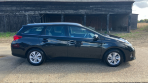 2013 Toyota Auris 1.8 Vvt-H Excel in Black — image 3