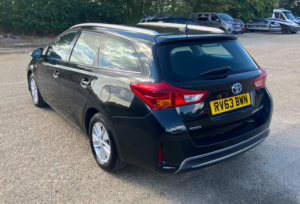 2013 Toyota Auris 1.8 Vvt-H Excel in Black — image 4