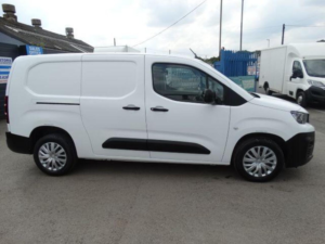 2020 Peugeot Partner 1.5 Bluehdi 950 Professional Long Panel Van Lwb Euro 6 (s/s) 6dr in White — image 4