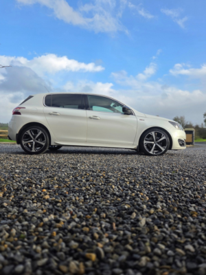 2015 Peugeot 308 1.6 Hdi Gt Line Hatchback 5dr Diesel Manual Euro 5 (s/s) (115 Ps) in White — image 5