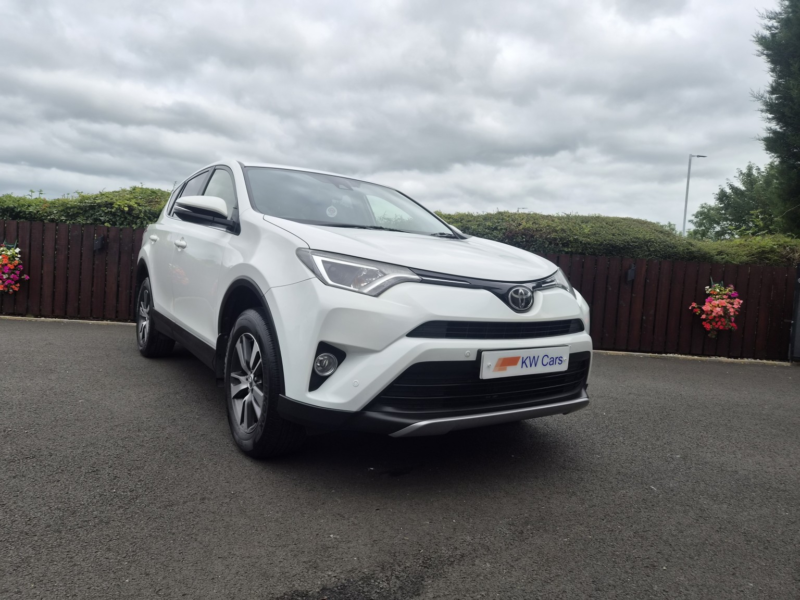 2017 Toyota Rav4 2.0 D-4d Business Edition in White — image 1