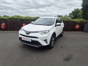 2017 Toyota Rav4 2.0 D-4d Business Edition in White — image 6