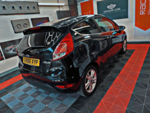 2016 Ford Fiesta 1.25 Zetec Euro 6 3dr in Black — image 6