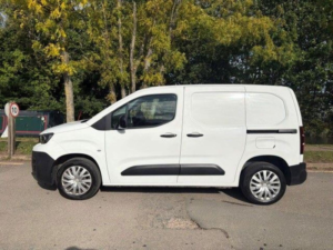 2022 Peugeot Partner 1.5 Bluehdi 1000 Professional Premium Standard Panel Van Swb Euro 6 5dr in White — image 4