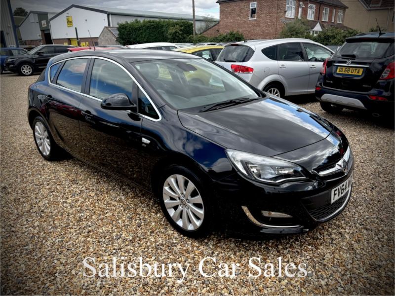 2015 Vauxhall Astra 1.6 16v Elite in Black — image 1