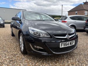 2015 Vauxhall Astra 1.6 16v Elite in Black — image 2