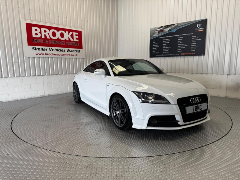 2014 Audi Tt 2.0 Tfsi Black Edition S Tronic Quattro Euro 5 (s/s) 3dr in White — image 1