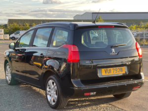 2016 Peugeot 5008 1.6 Bluehdi Active Euro 6 (s/s) 5dr in Black — image 4