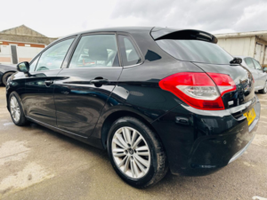 2013 Citroen C4 1.6 E-Hdi Airdream Vtr+ Egs6 Euro 5 (s/s) 5dr in Black — image 3