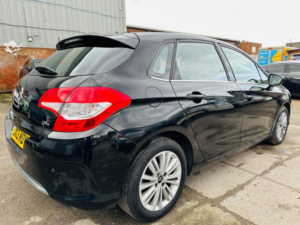 2013 Citroen C4 1.6 E-Hdi Airdream Vtr+ Egs6 Euro 5 (s/s) 5dr in Black — image 4