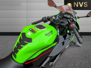 2021 Kawasaki Ninja 125 in Green — image 5