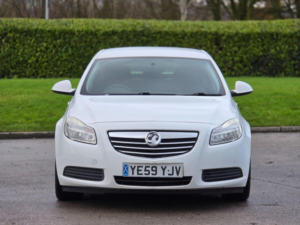 2010 Vauxhall Insignia 2.0 Cdti Exclusiv Nav Euro 5 5dr in White — image 2