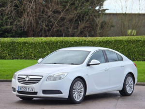 2010 Vauxhall Insignia 2.0 Cdti Exclusiv Nav Euro 5 5dr in White — image 3