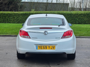 2010 Vauxhall Insignia 2.0 Cdti Exclusiv Nav Euro 5 5dr in White — image 6