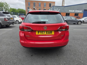 2017 Vauxhall Astra 1.6 Cdti Blueinjection Sri in Red — image 4