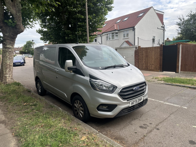 2022 Ford Transit Custom 2.0 Transit Custom Limited Van 300 L1 2.0l Ecoblue 130ps Fwd 6 Speed Manual in Silver — image 1