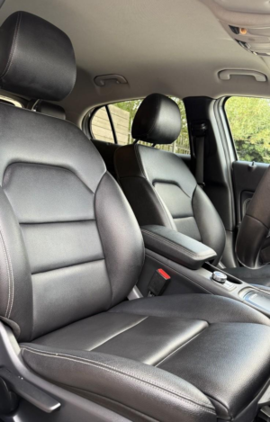2017 Mercedes-Benz Gla 2.1 Gla200d Sport in Grey — image 5