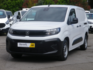 2024 Vauxhall Combo 1.5 Combo Crewvan Xl Prime 1.5d 100 S&s Mt6 in White — image 4
