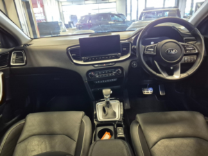 2021 Kia Xceed 1.6 Gdi 8.9kwh First Edition SUV 5dr Petrol Plug-In Hybrid Dct Euro 6 (s/s) (139 Bhp) in Red — image 3