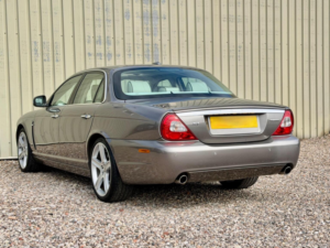 2009 Jaguar Xj 3.0 V6 Sovereign 4dr in Grey — image 4