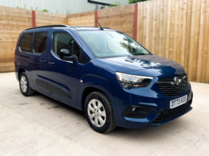 2024 Vauxhall Combo Life L2 Lwb 4 SEAT Auto Wheelchair Accessible Disabled Access Vehicle Wav in Blue — image 3