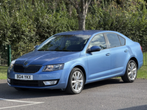 2014 Skoda Octavia 2.0 Tdi Elegance in Blue — image 3