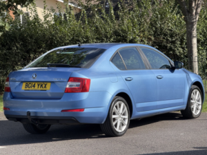2014 Skoda Octavia 2.0 Tdi Elegance in Blue — image 4