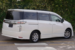 2014 Nissan Elgrand 2.5 Highway Star 5dr 7 Seats in White — image 4