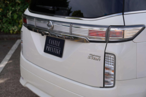 2014 Nissan Elgrand 2.5 Highway Star 5dr 7 Seats in White — image 5
