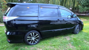 2014 Toyota Estima 2.4l Petrol - 7 Seater - Ulez/caz Pass - Free 18months Gold Warranty & 12months Breakdown in Black — image 3