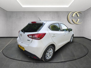 2018 Mazda Mazda2 1.5 Skyactiv-G Se-L Nav Auto Euro 6 (s/s) 5dr in White — image 4