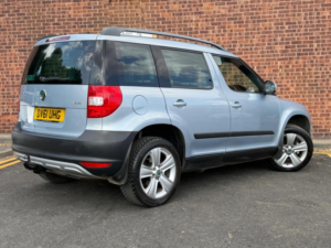 2011 Skoda Yeti 1.8 Tsi Se 4WD Euro 5 5dr in Blue — image 5