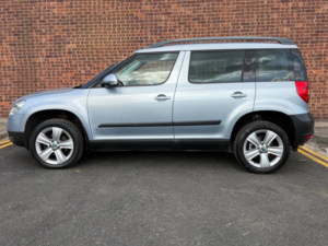 2011 Skoda Yeti 1.8 Tsi Se 4WD Euro 5 5dr in Blue — image 6