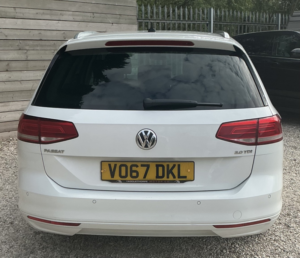 2017 Volkswagen Passat 2.0 Tdi Se Business in White — image 5